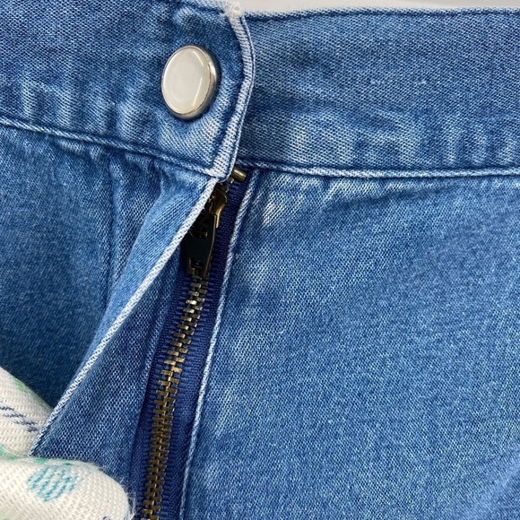 Alfred Dunner Jean Shorts Women's Size 14 Blue Denim Capris Button Zip Closure - Picture 3 of 14